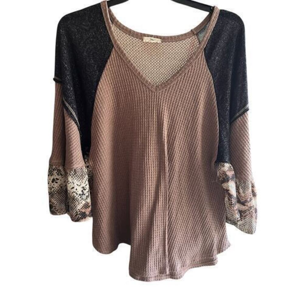 HUMMINGBIRD Boho waffle knit dramatic sheer animal print 3/4 bell sleeves sz L